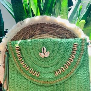 Green Woven Shell-Embellished Women's Bag